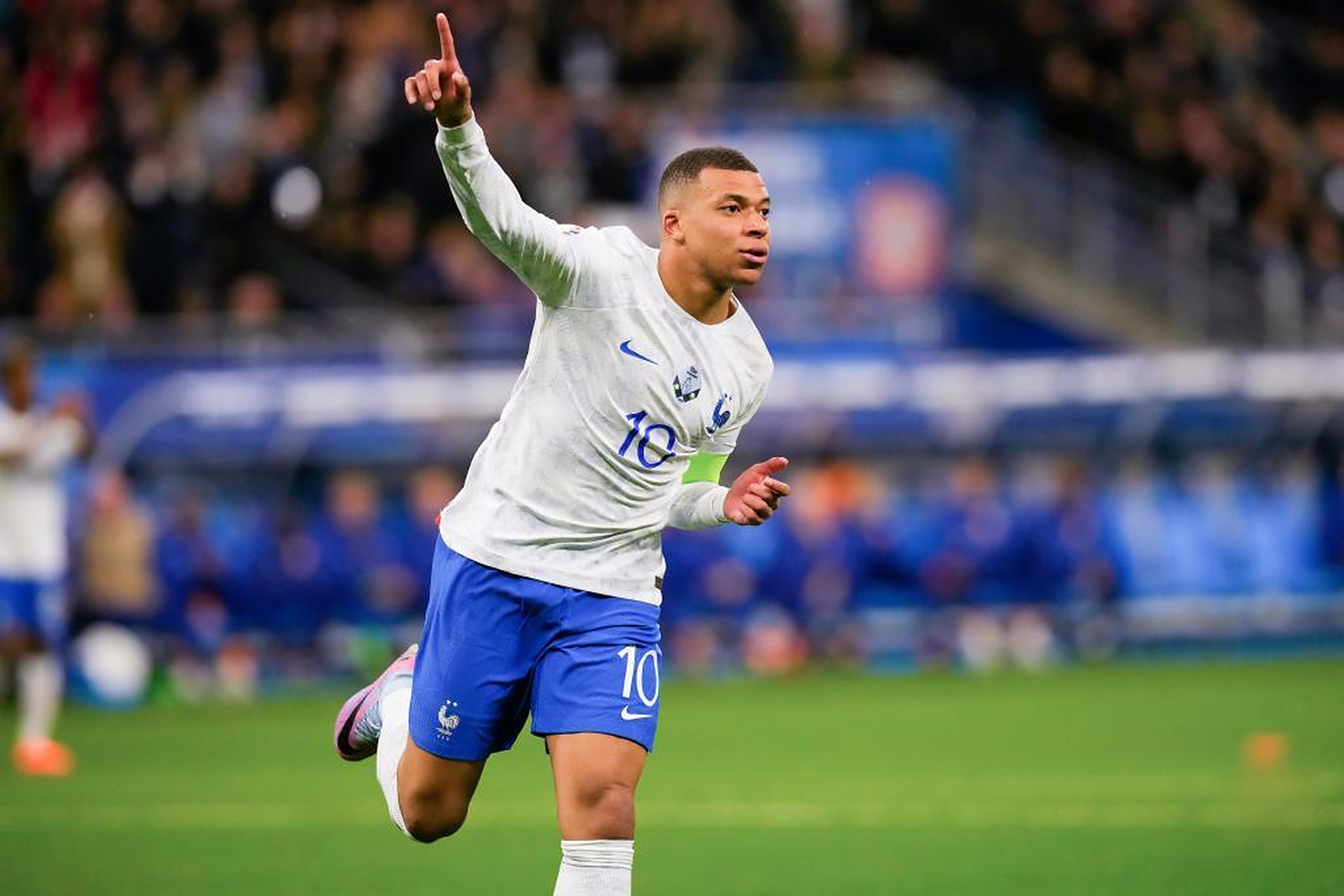 九游体育-姆巴佩重返赛场，比赛规则变更首场状态出色，篮网观众沸腾！上演精彩一战-九游体育