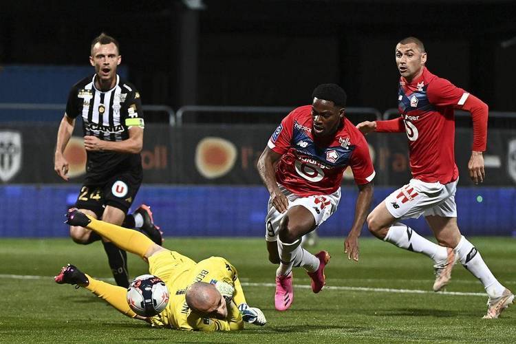 九游-清晨葡超焦点战，斯图加特防线松动，震撼外界，身体对抗强度拉满-九游